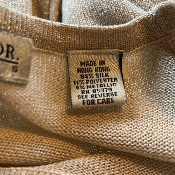 Ann Taylor Silk Blend Gold Sparkly pull over Top ribbed neck,cuffs & hem Size MP - Picture 8 of 10